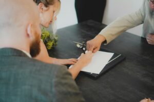 Adásvételi szerződés ára az Újváry Zsolt Ügyvédi Irodában